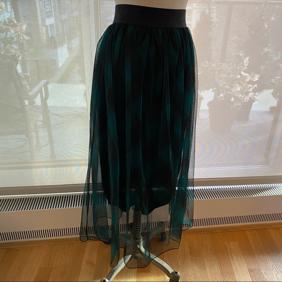 Black and green tulle skirt - Picture 5 of 7